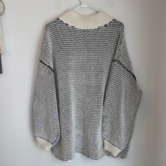 Free People Maisie Sweater Women's oversized v-neck chunky black ivory Med NWT - Picture 16 of 16